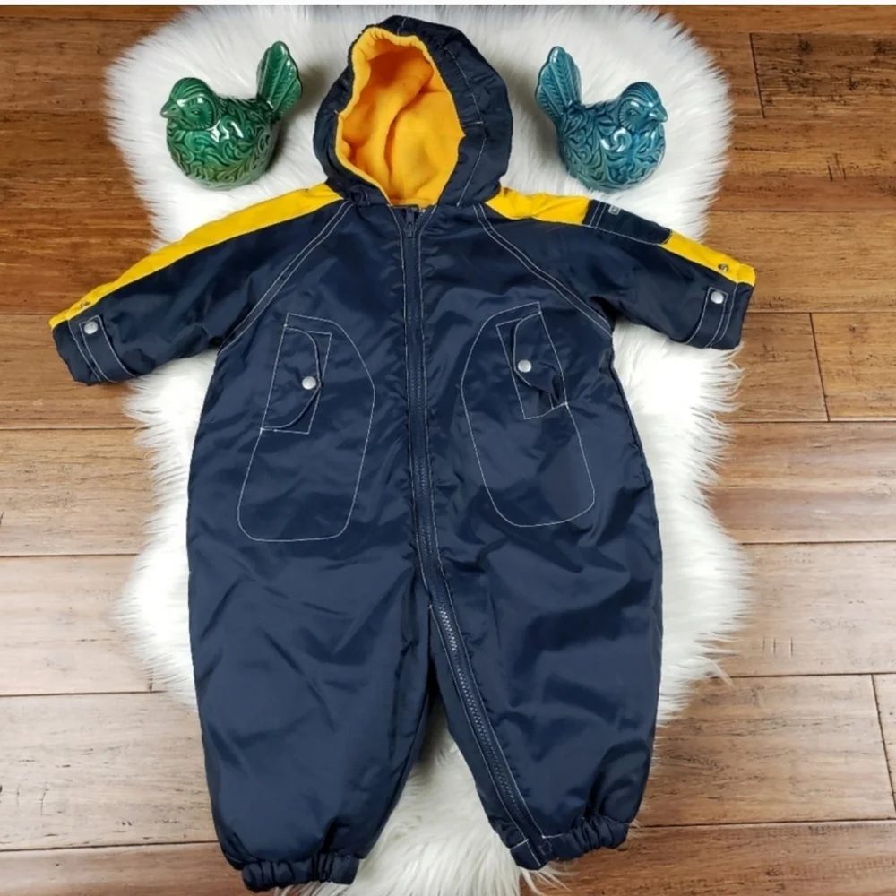 Gap baby vintage puffer snowsuit 6-12mon